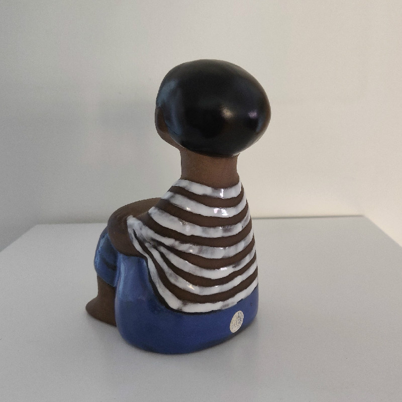  Sittande pojke figur från Upsala Ekeby - 2