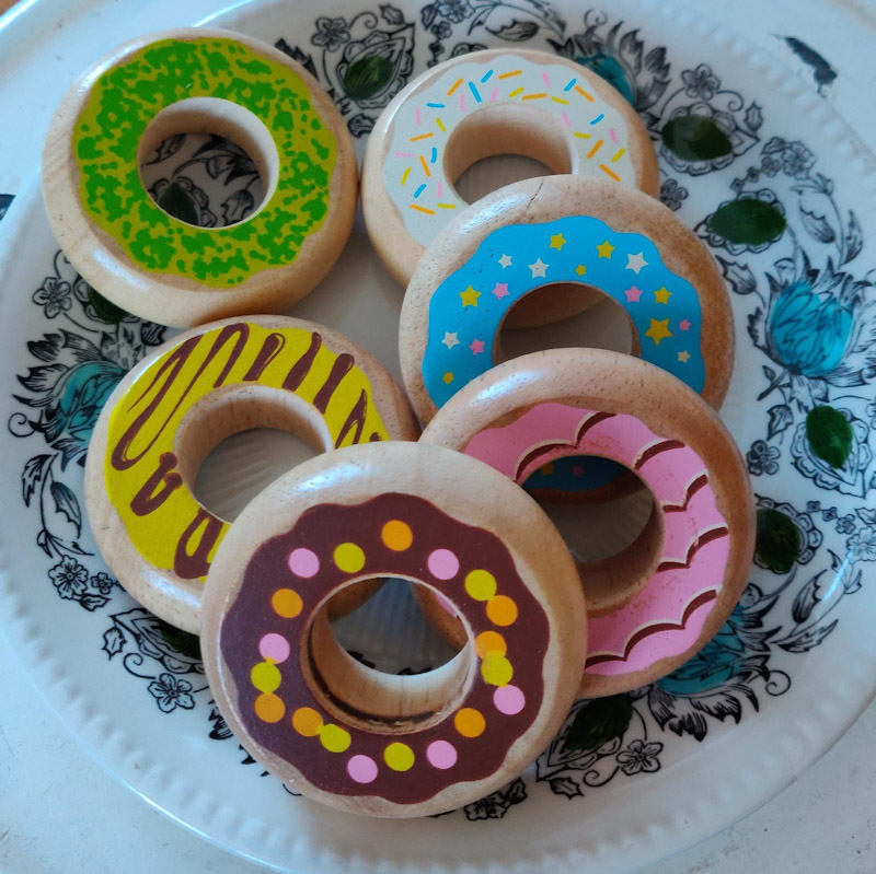Donuts leksaksmat i trä