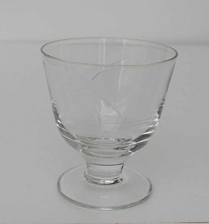 Likörglas med etsad dekor 