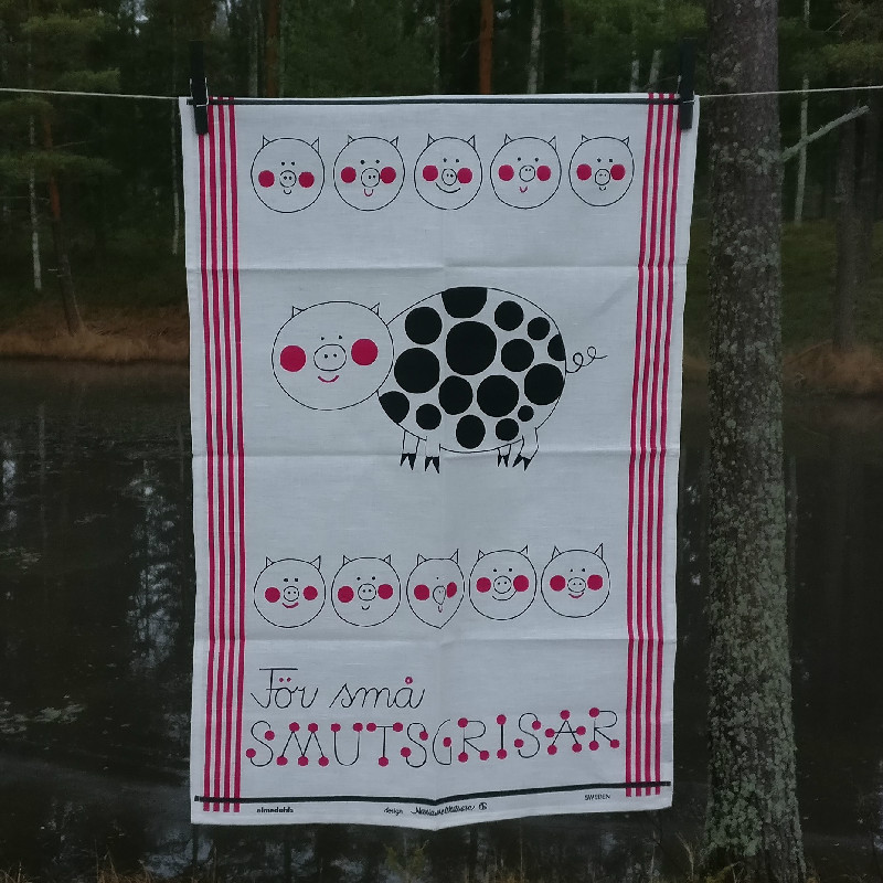 För små smutsgrisar kökshandduk från Almedahls