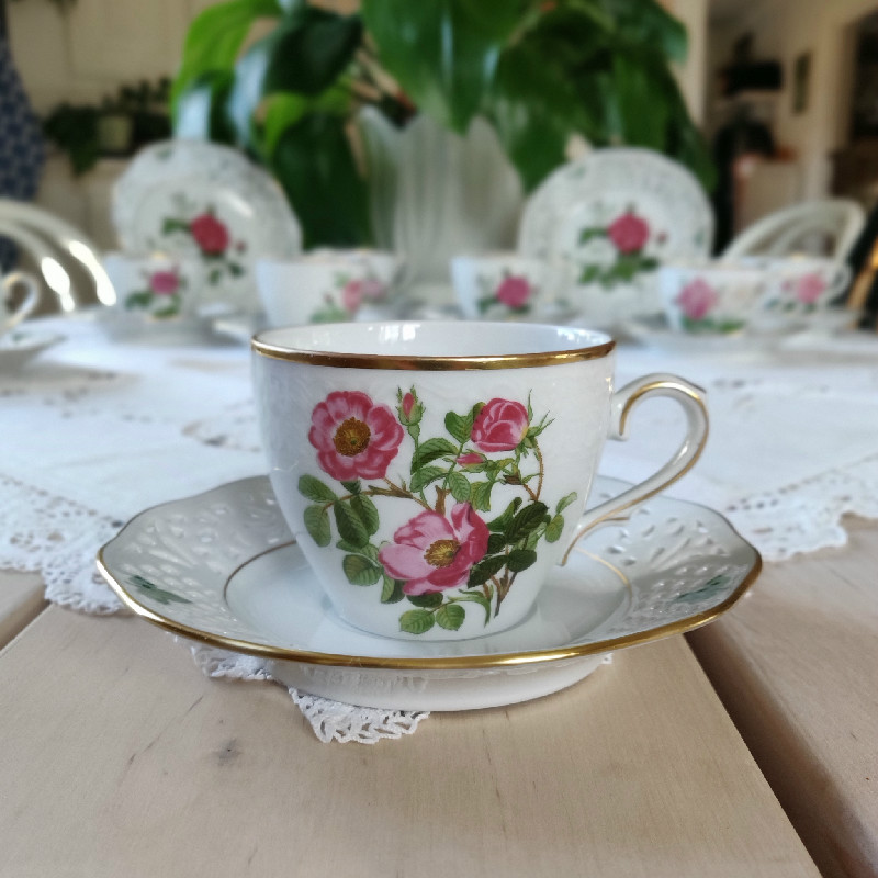 Klassiska Rosor kaffekopp Nr 5 från Fyrklövern.