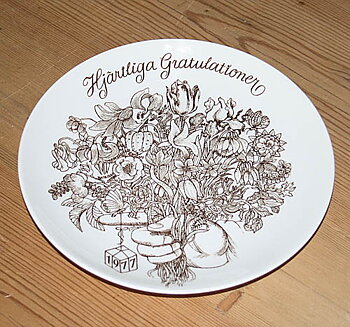 Gratulationstallrik 1977 från Gustavsberg