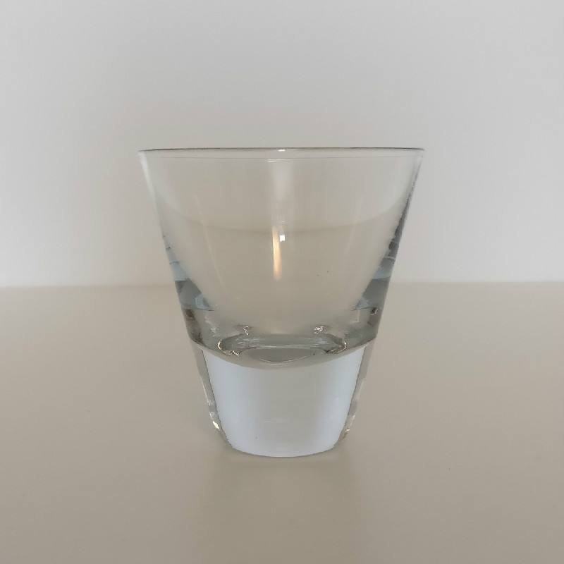 Selterglas omvänt koniskt