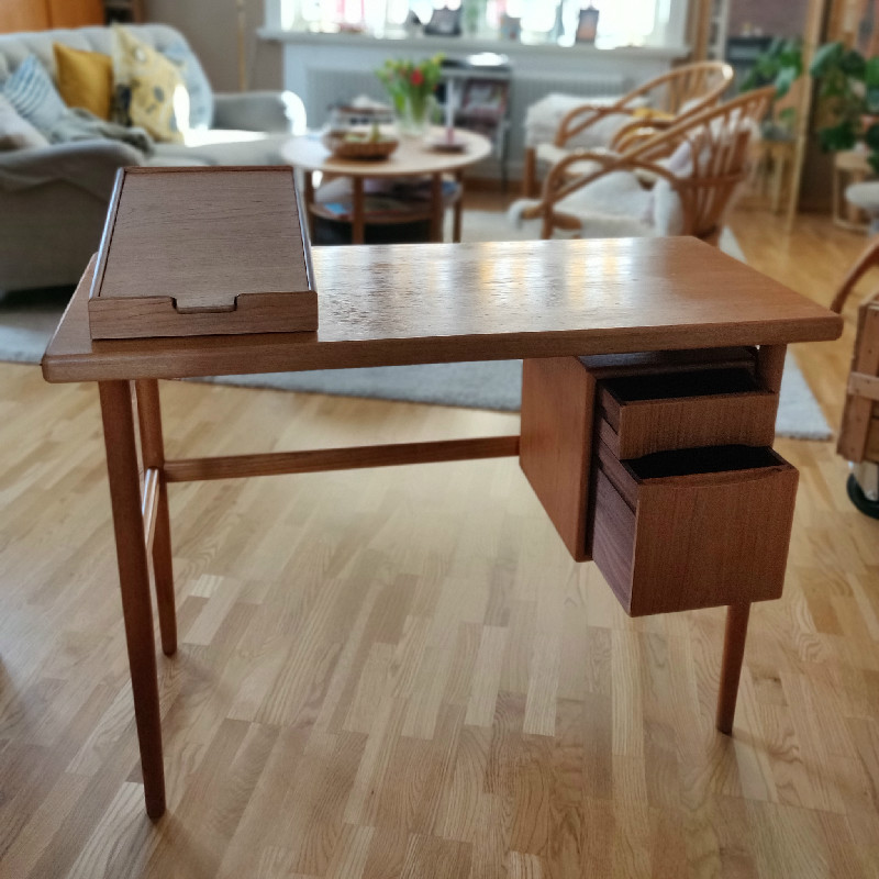 Teak Retro | Köp Sminkbord 50 tal Här | antikomodärn.se Sminkbord teak Swedish Retro