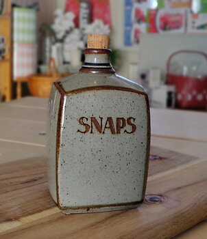 Snapskaraff från Knabstrup Keramik