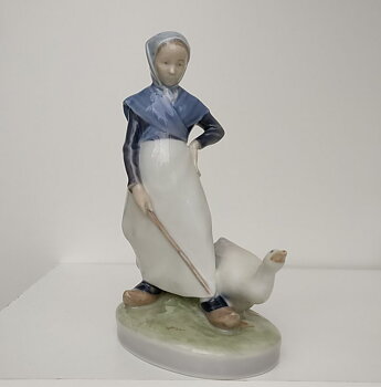 Figurin 528 från Royal Copenhagen