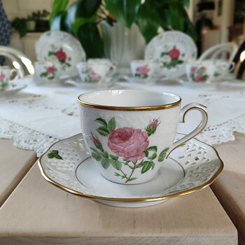 Klassiska Rosor kaffekopp Nr 3 från Fyrklövern.