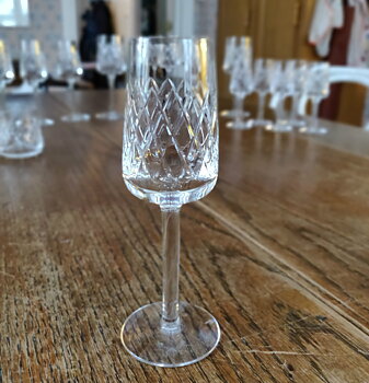 Madeiraglas rutslipat från Åfors