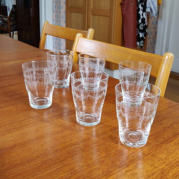 Selterglas etsade
