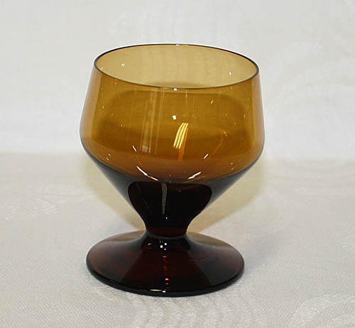 Brunt sherryglas från 60-talet