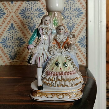 Lampfot figurinpar