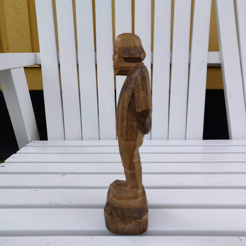 Snidad träfigur  - 3