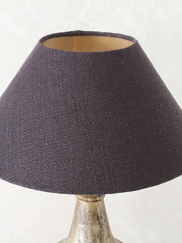 LAMPSKÄRM AV LINNE