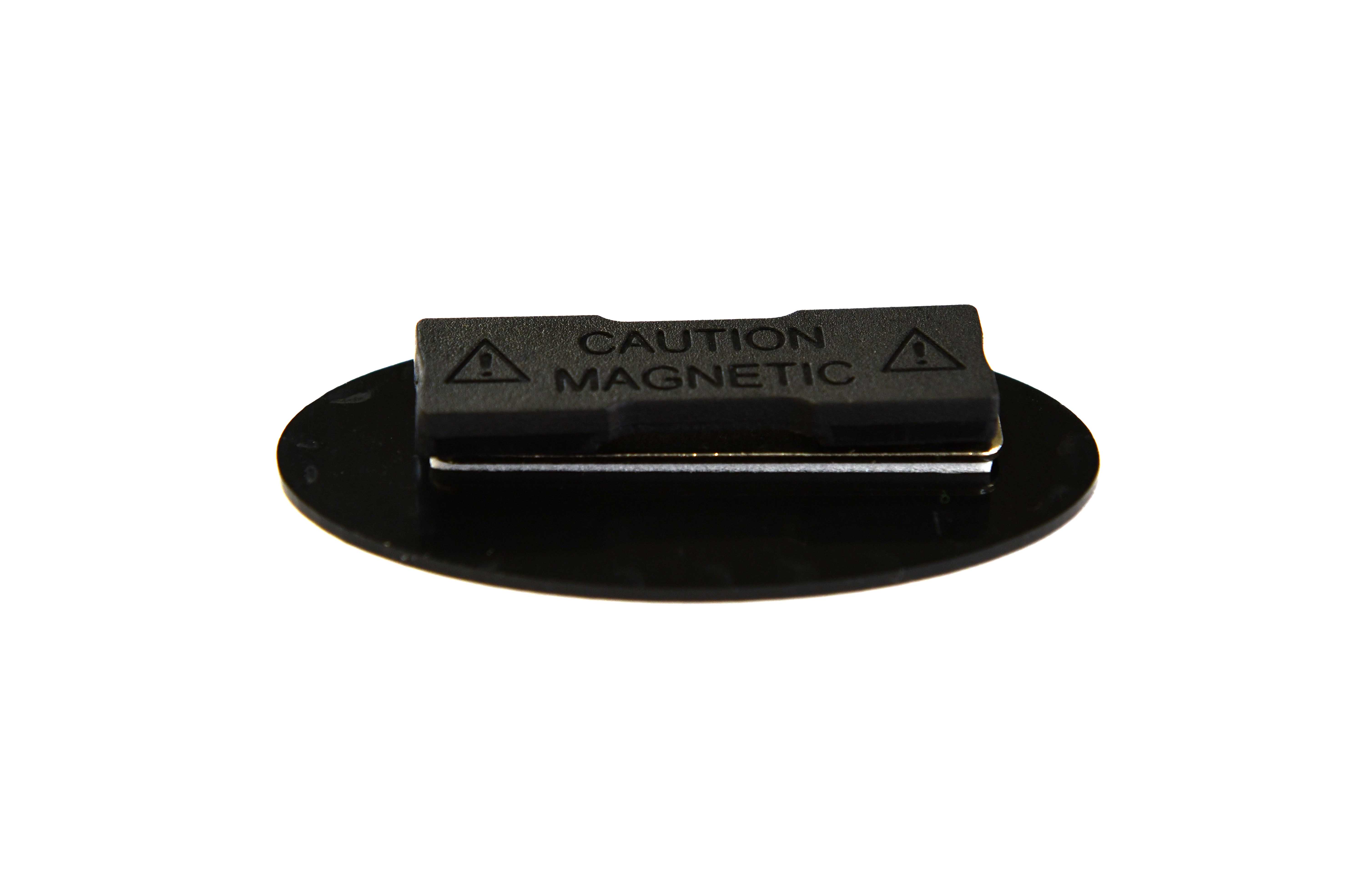 Nimikyltti magneettikiinnityksellä