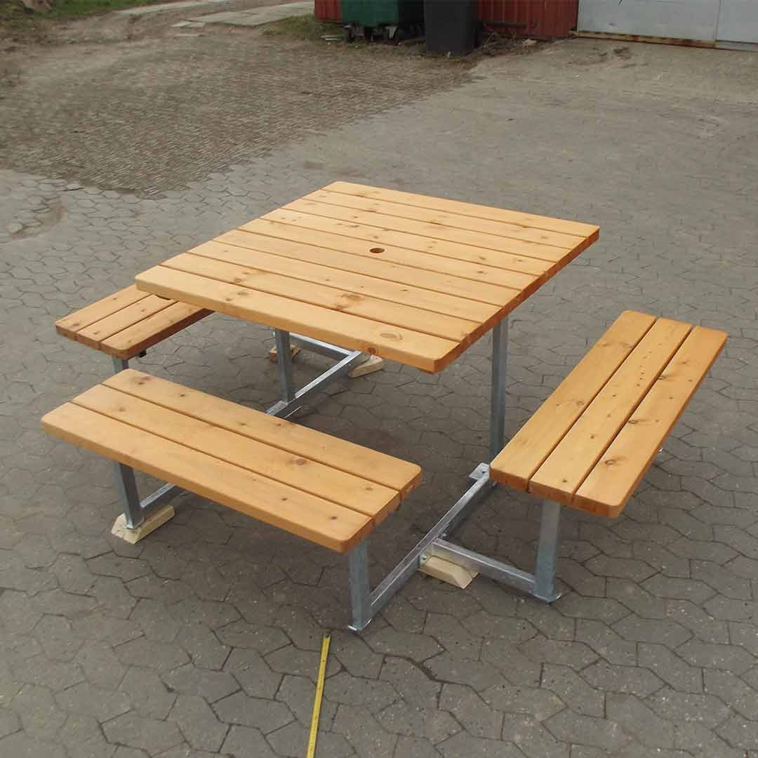 Bänkset 4-kant utan rygg Rullstolsanpassat