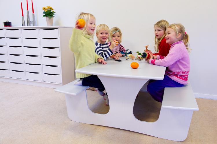 Væghængt bord m/ bænk 1200 stor