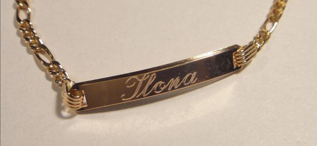 Gravyr bricka i silver med silver halsband Bredd * höjd : ca 10*19 mm - 3