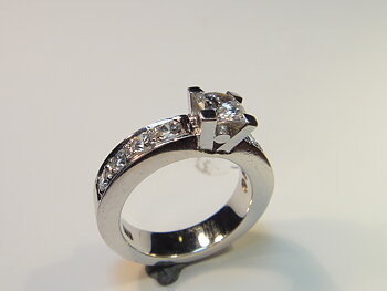 Allians Solitär ca 1,27ct