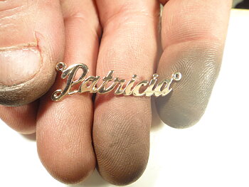 Mittnamnhalsband Namnhalsband i 18k guld Patricia