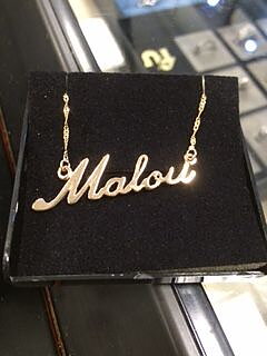 Mittnamnhalsband Namnhalsband i 18k guld Malou