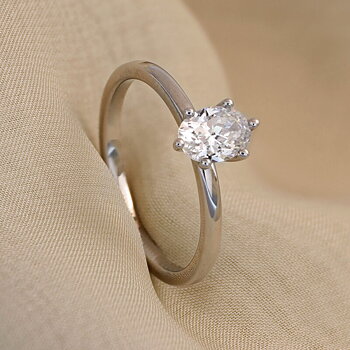 9012 EF34 - Lab Grown Oval solitärring 0,75 ct i vitguld