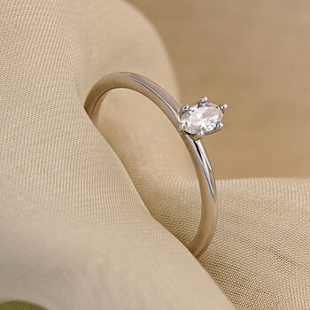 9011 EF34 - Lab Grown Oval solitärring 0,25 ct i vitguld