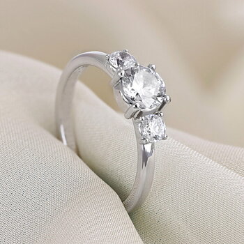 Anita - Lab Grown sidostensring 0,75 ct i vitguld