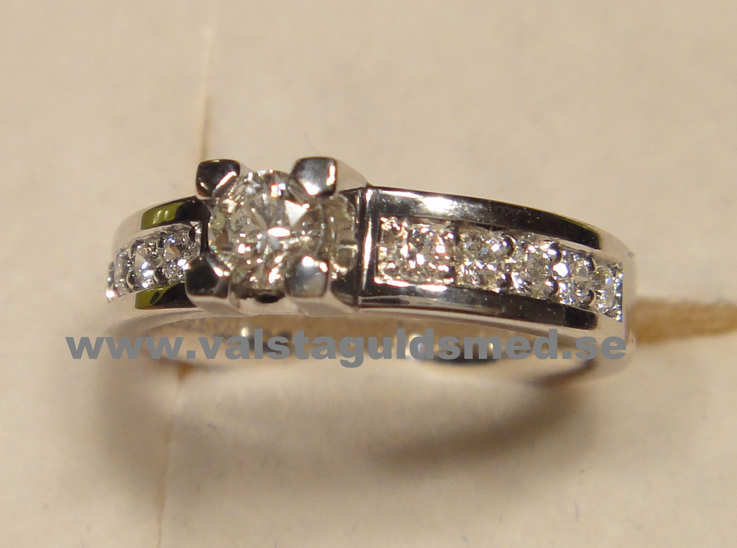 Allians Solitär 5844   0.50 ct - 2