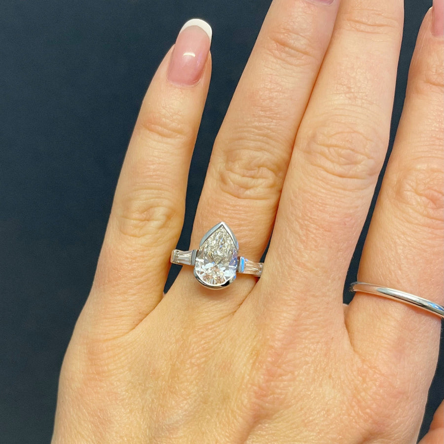 ELOGE - Pear Cut Diamond Ring 3,00 i vitguld - 5