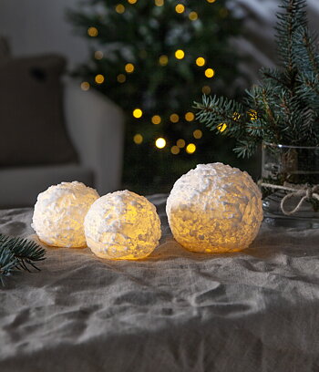Snöboll i vax med belysning och timer 10 cm