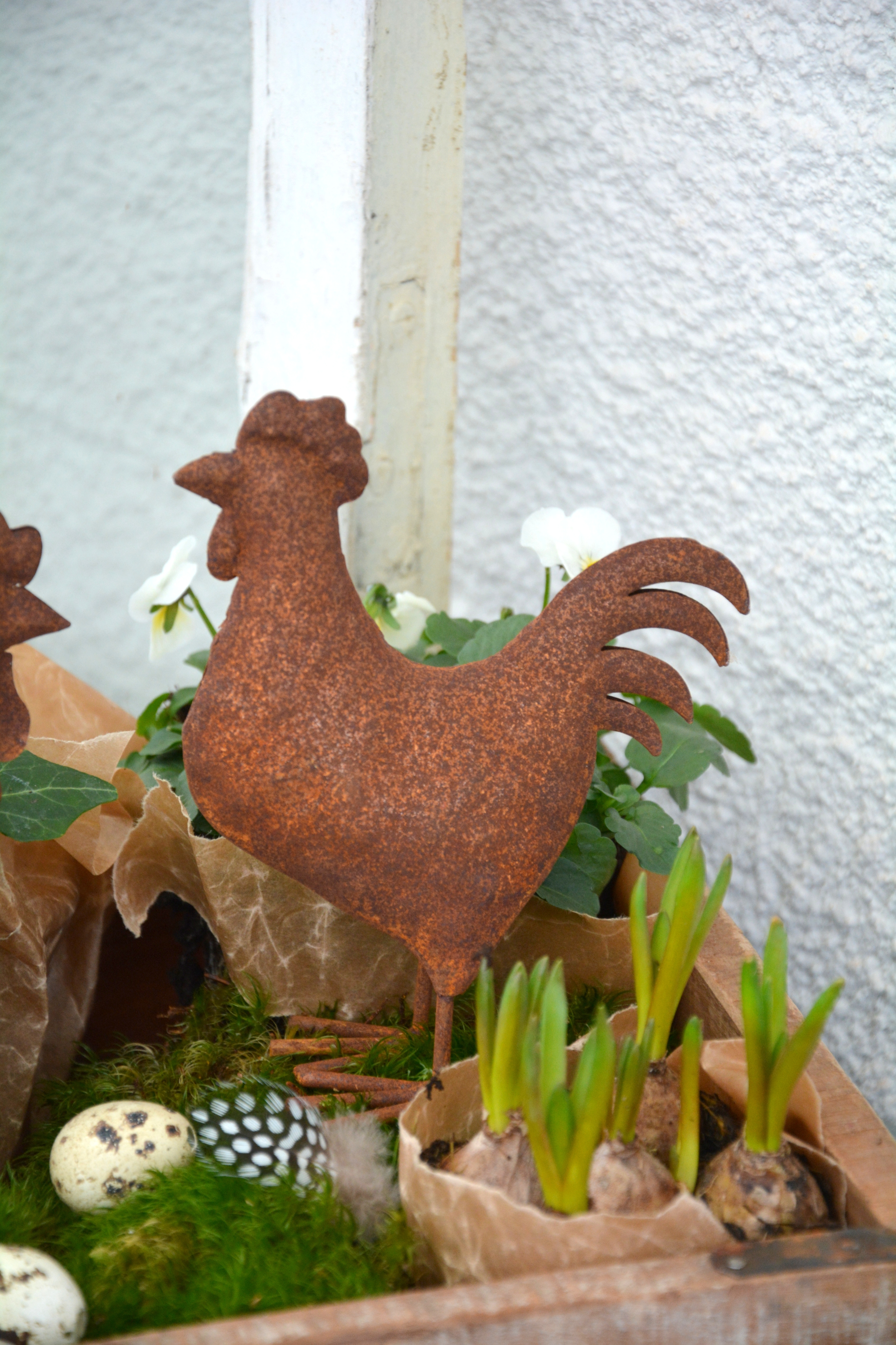 Höna i rostig plåt 15 cm. 