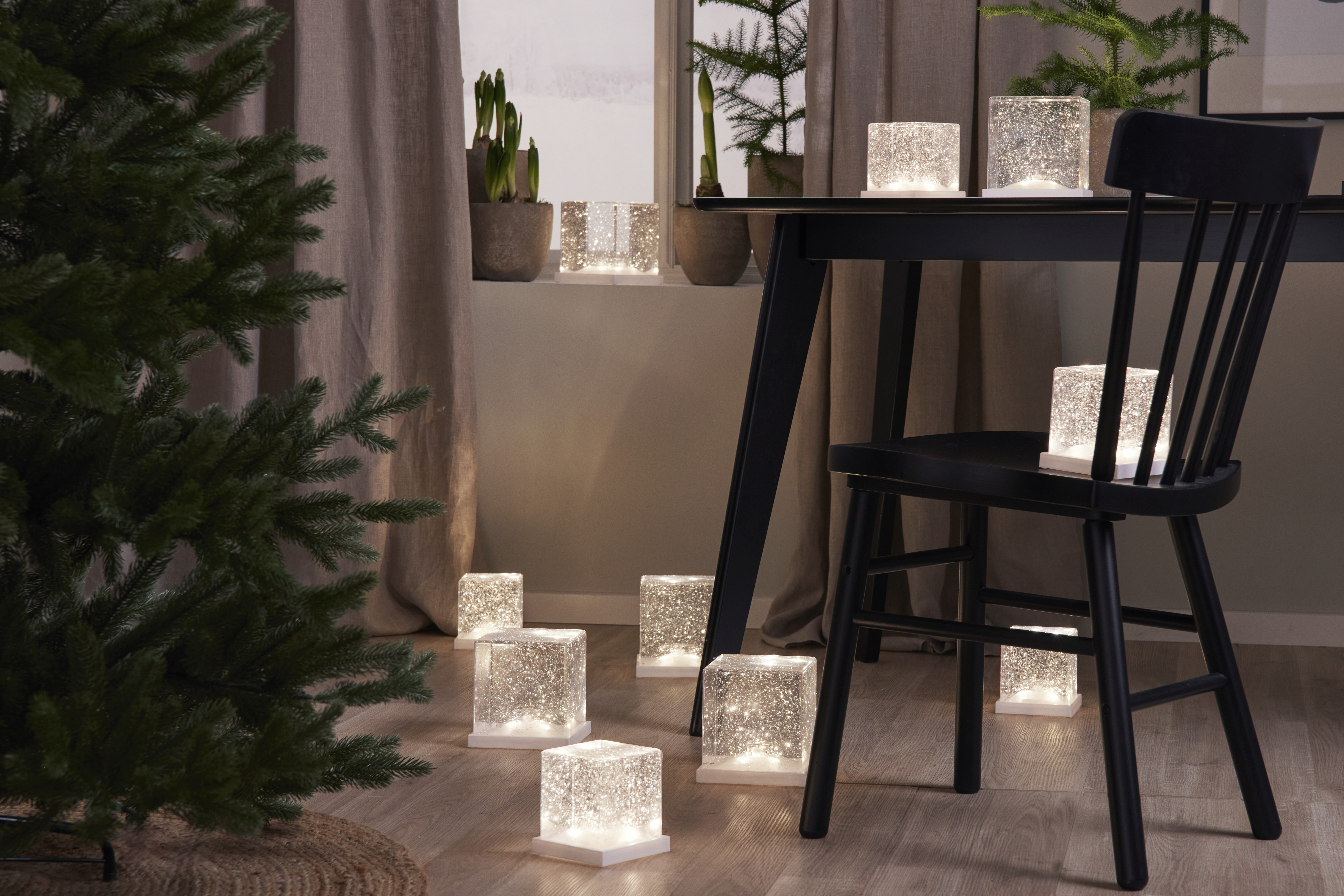 Kub med belysning och glitter stor - batteridriven - 4