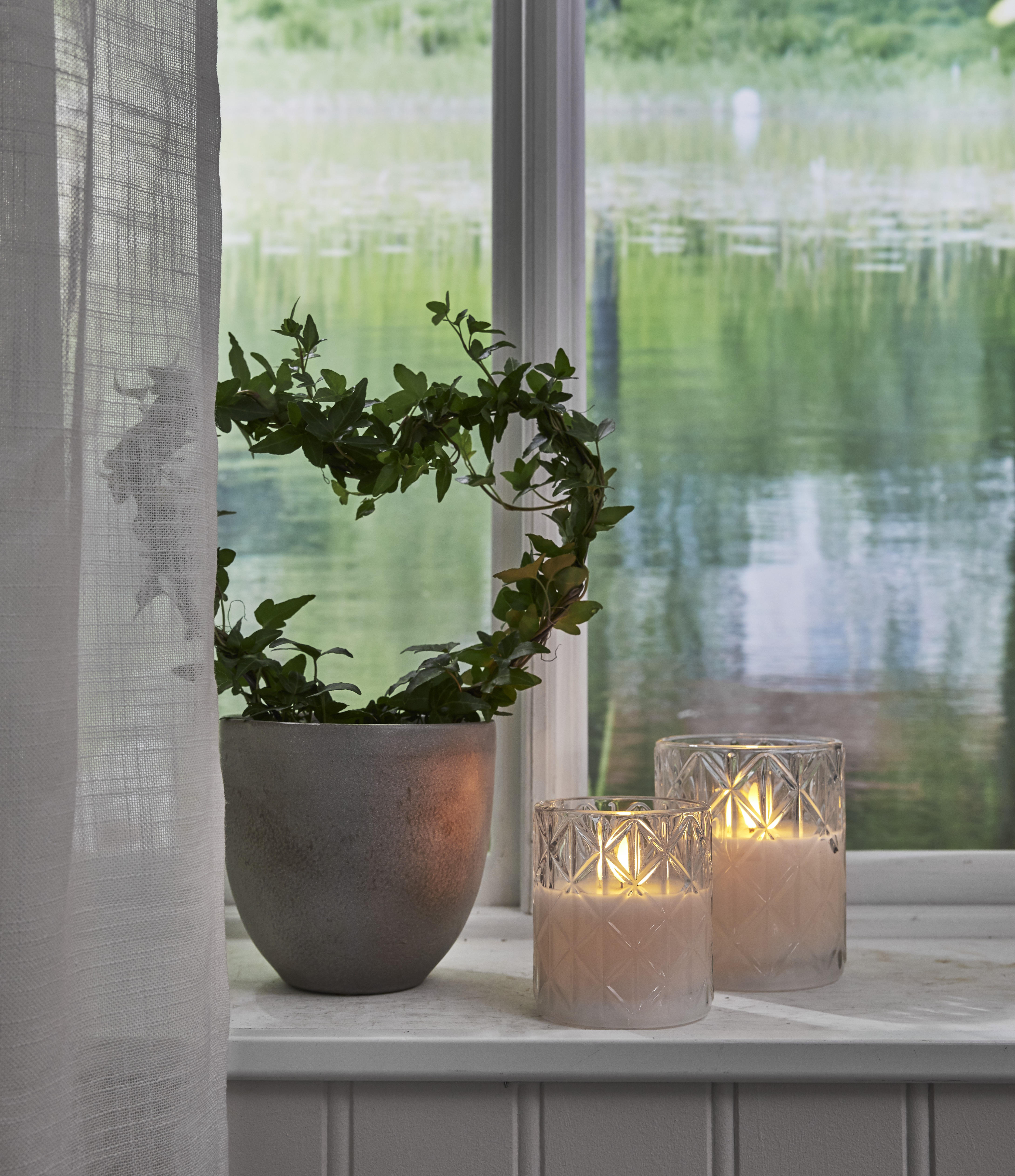 Blockljus i glas med rutmönster 12,5 cm. Batteriljus med timer och LED - 4