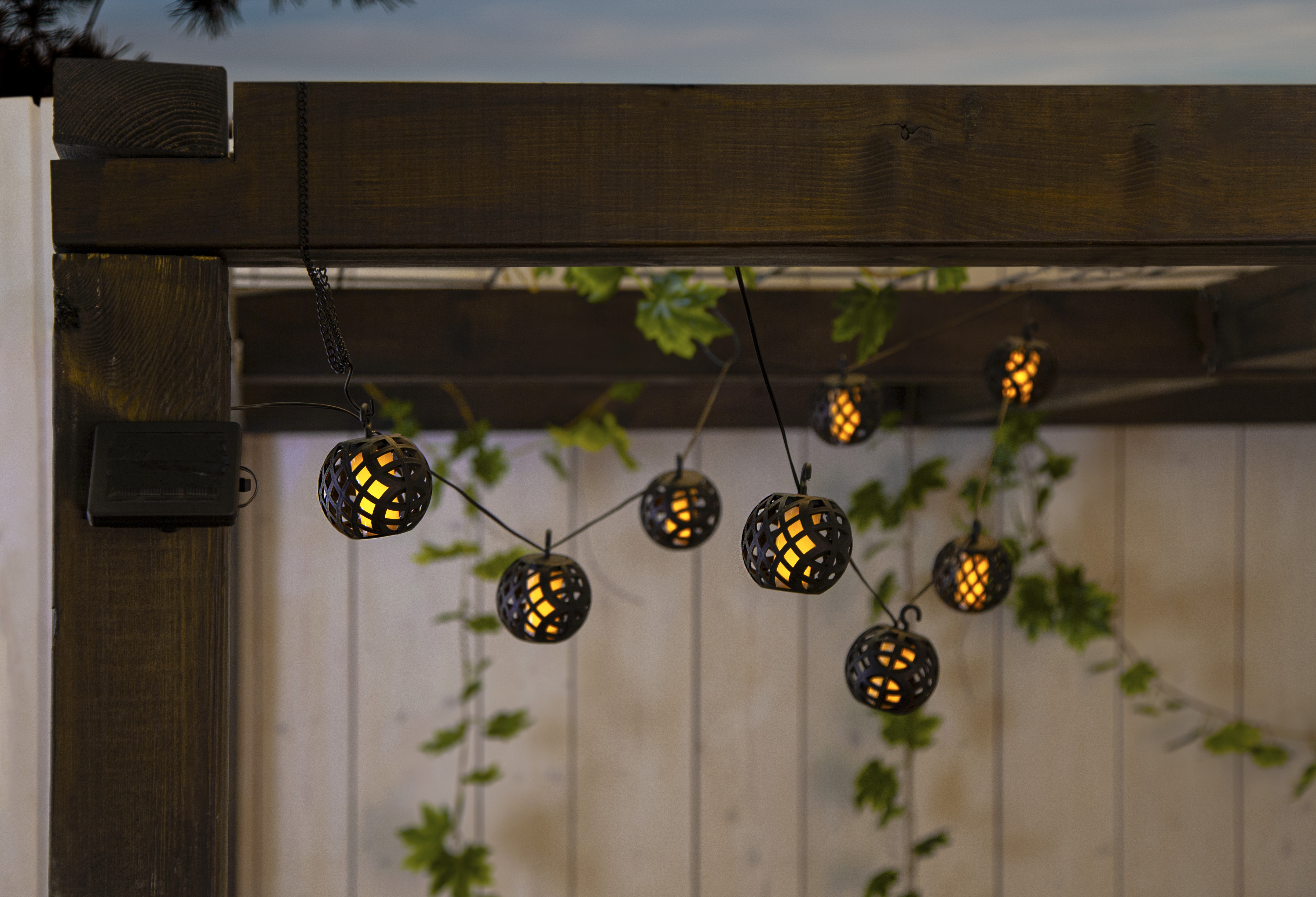 Solcellsslinga Flame 8 lampor. Solcellslampor 210 cm