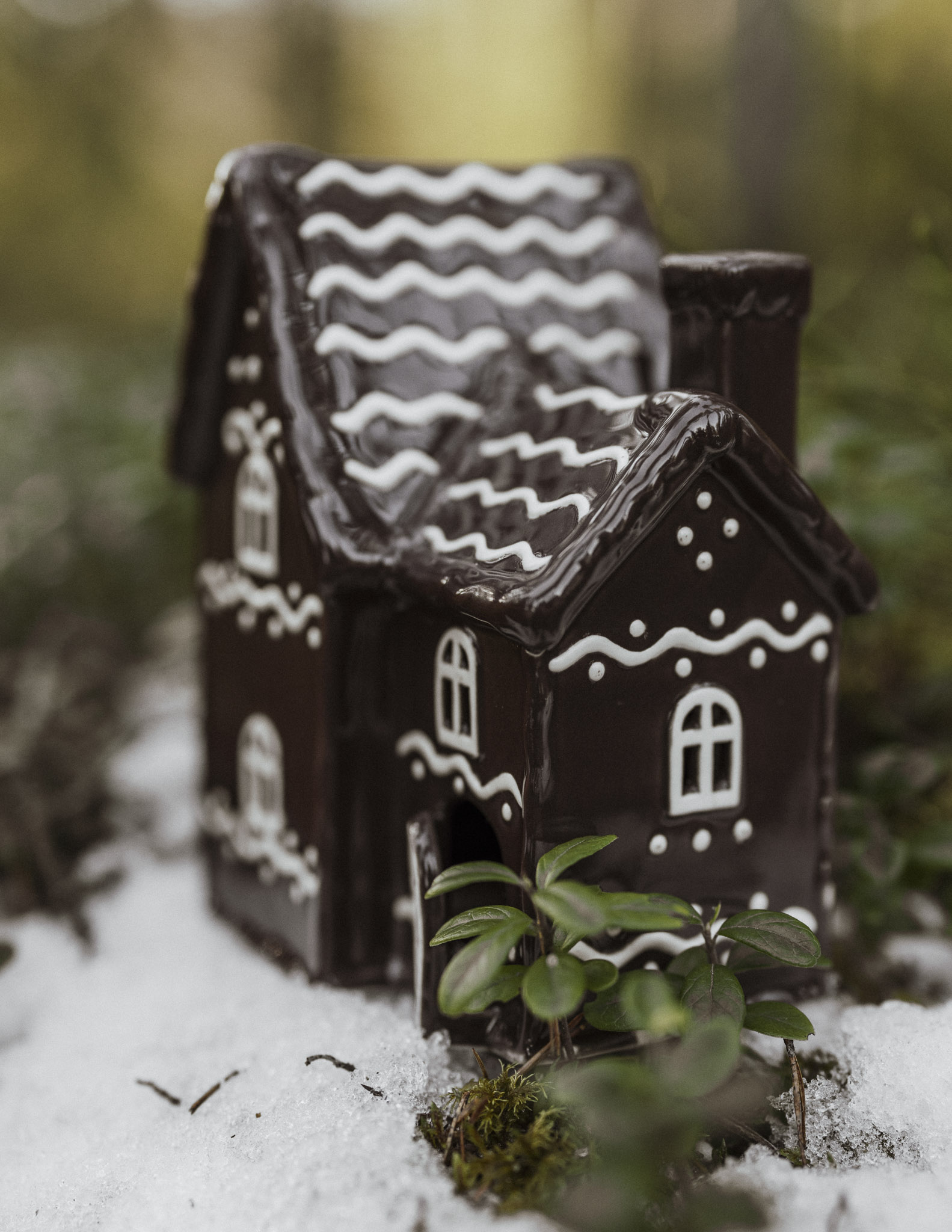 Huslykta Julbyn nr 6. Pepparkakshus i keramik 20 cm - 4
