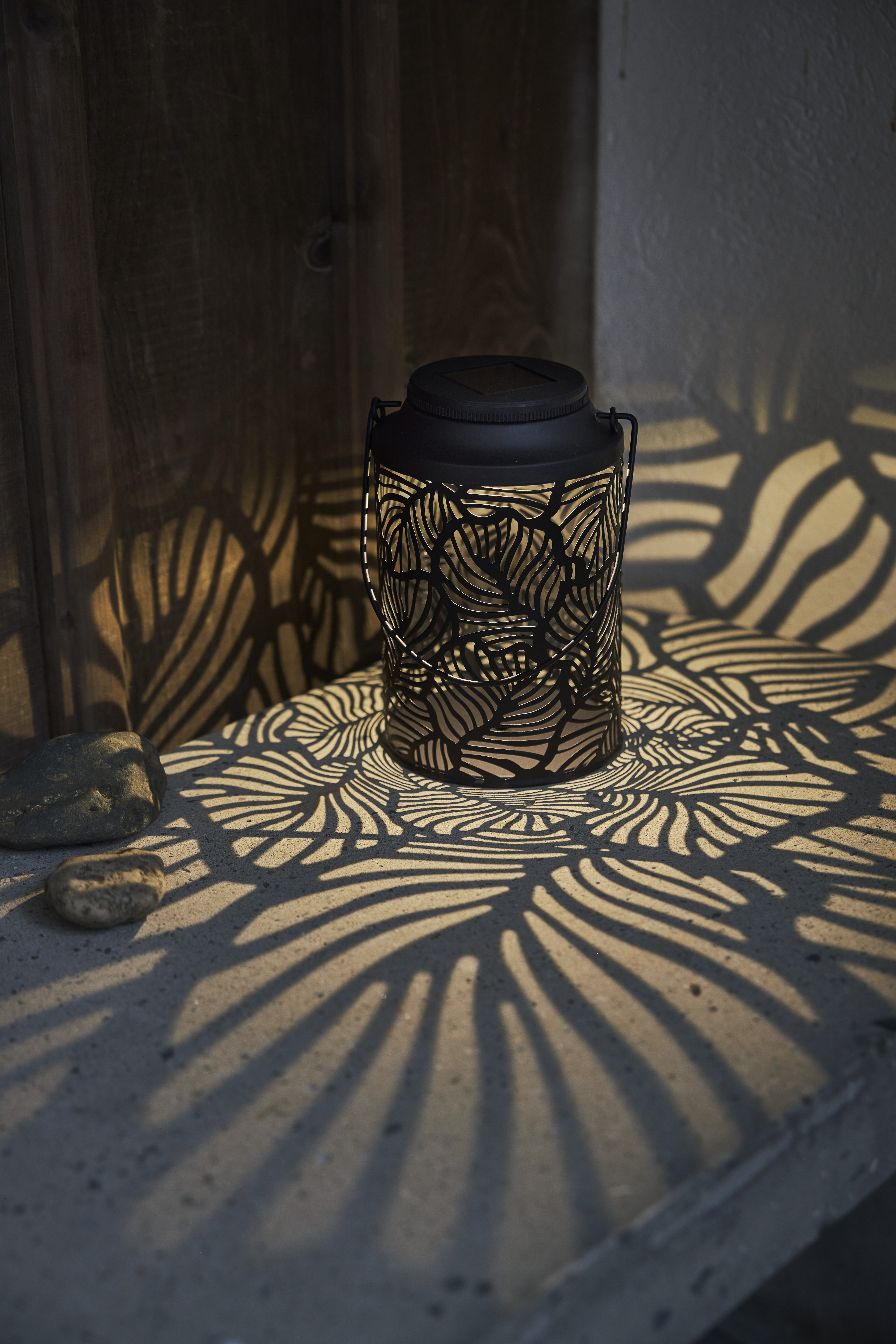 Solcellslampa Leafy svart metall 17 cm