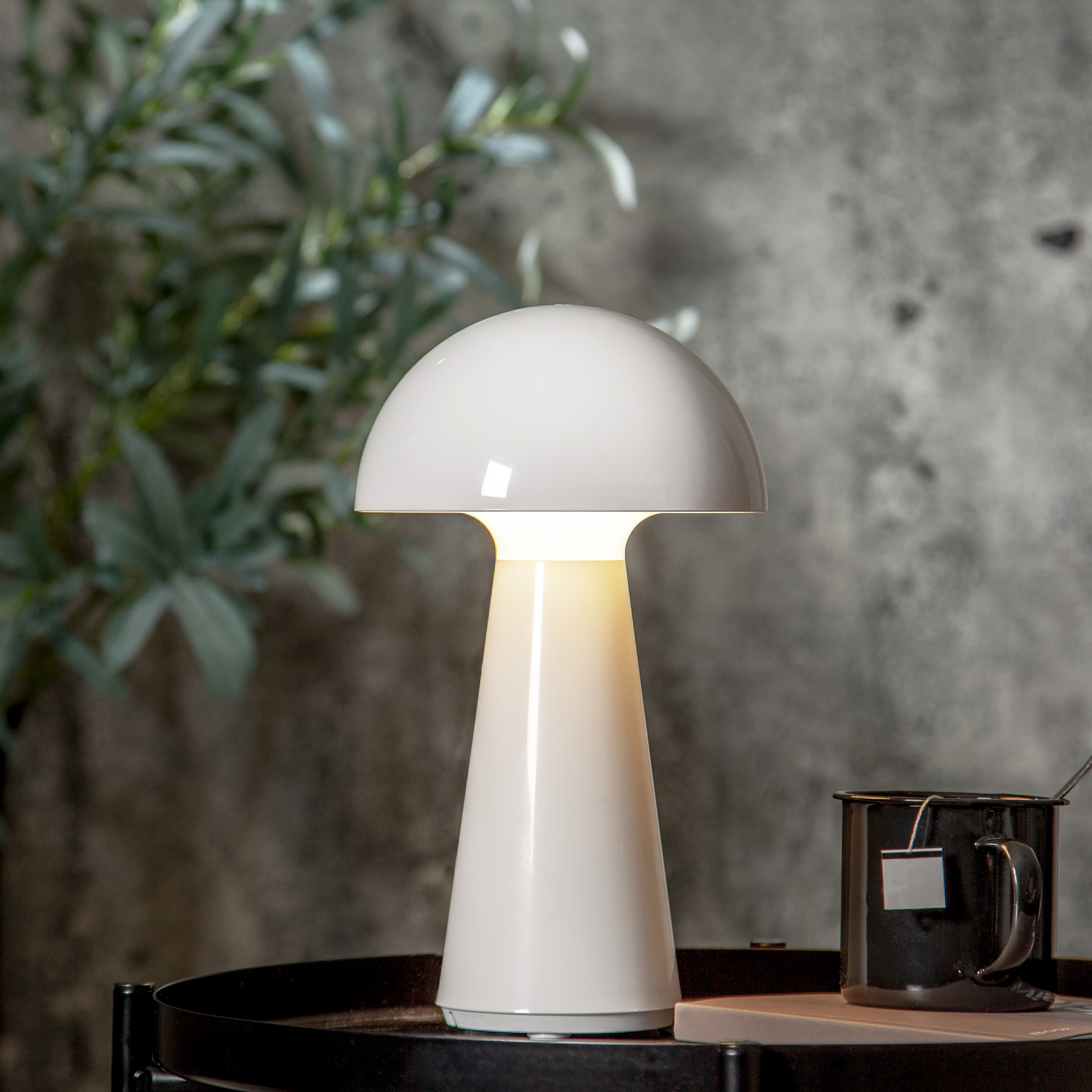 Lampa Mushroom vit med justerbar ljusstyrka 28 cm. Portabel lampa