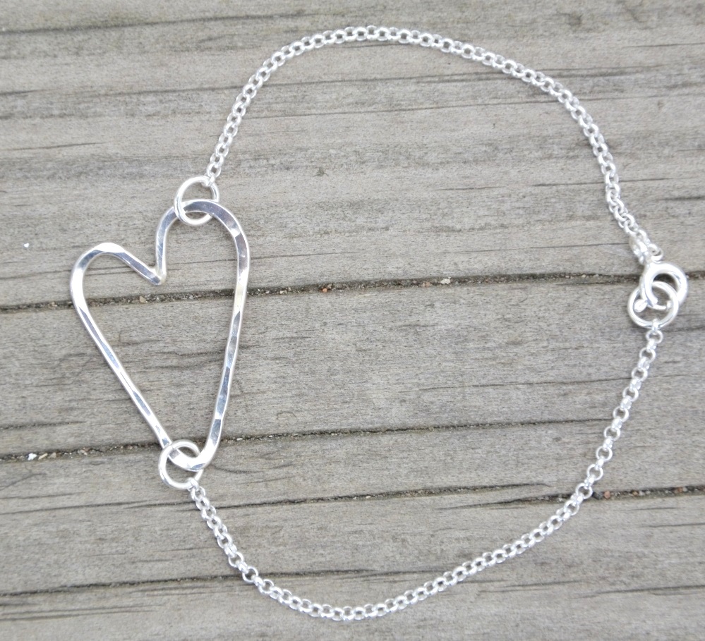 Armband hamrat hjärta äkta silver