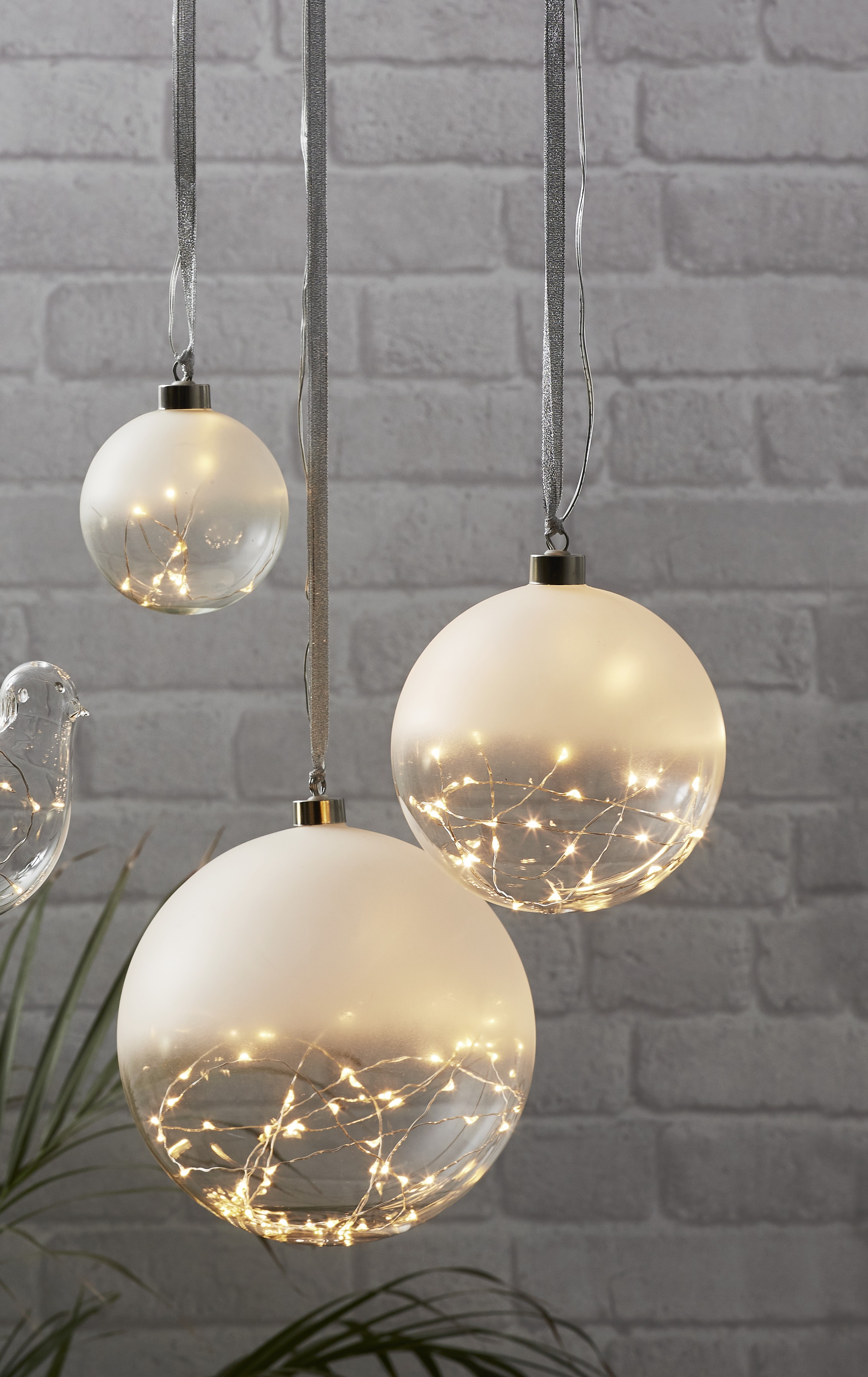 Glaskula med belysning 10 cm. Frostat glas S
