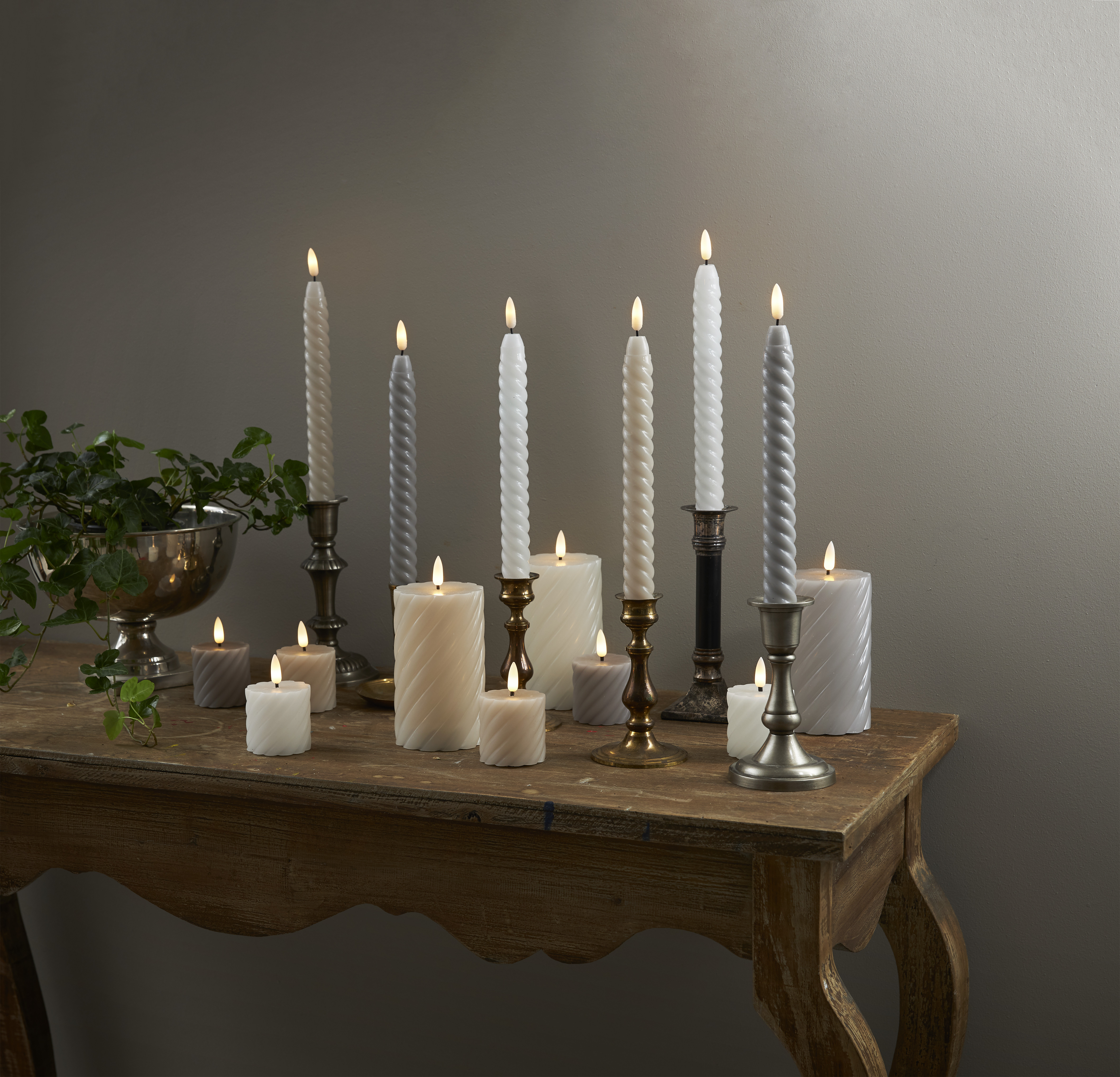 2 st antikljus twist beige vax flow. LED-ljus  25 cm. Batteriljus timer - 3