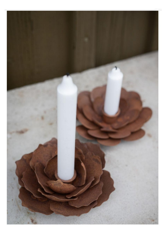 Ljusstake ros i rostig plåt  14 cm.