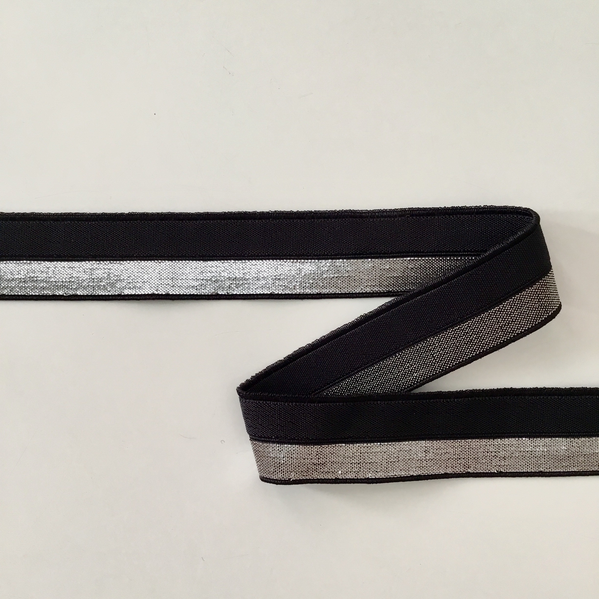 Vikresår metallic svart/silver 16mm - MT16