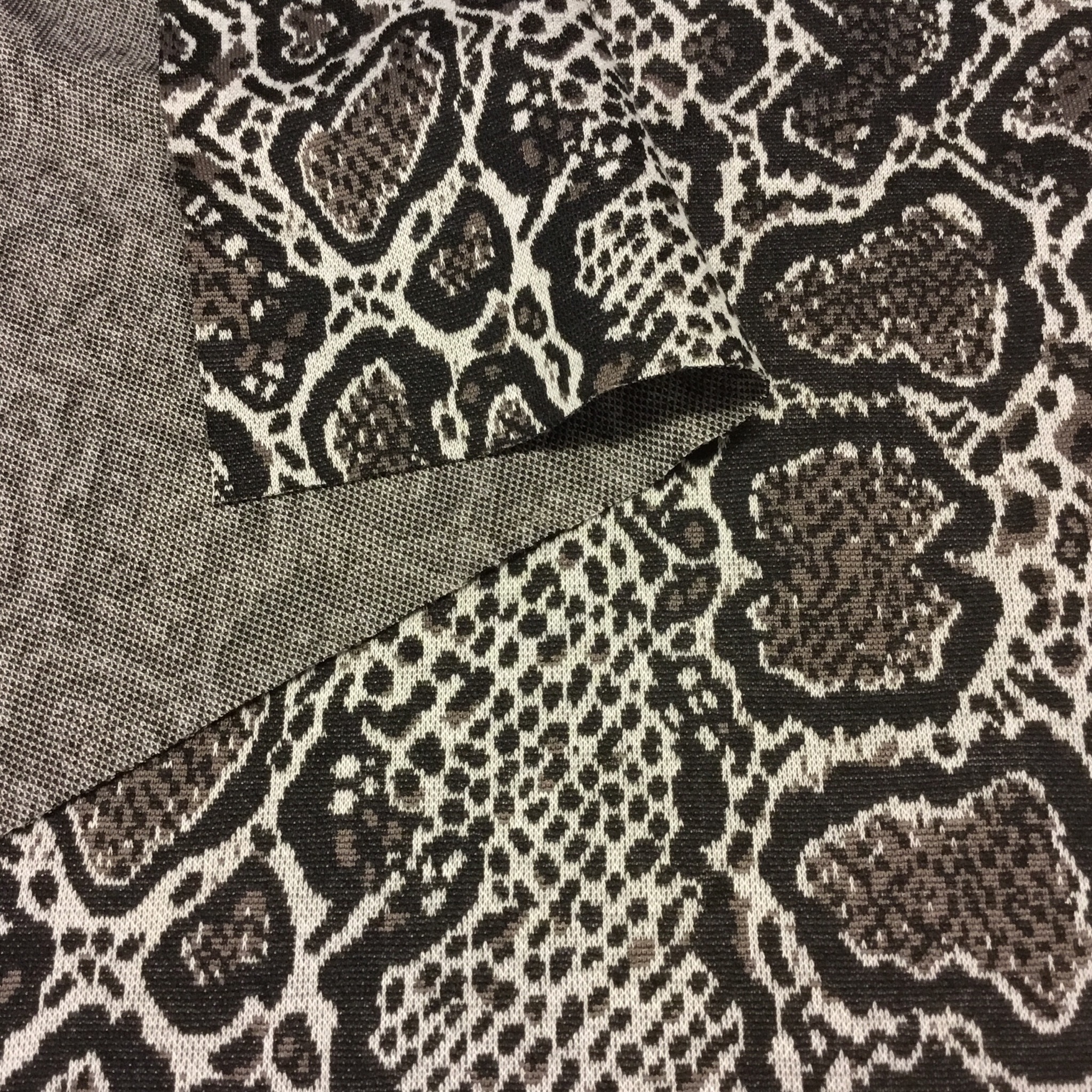 Animal jacquard knit Black/Grey MU025 - 3