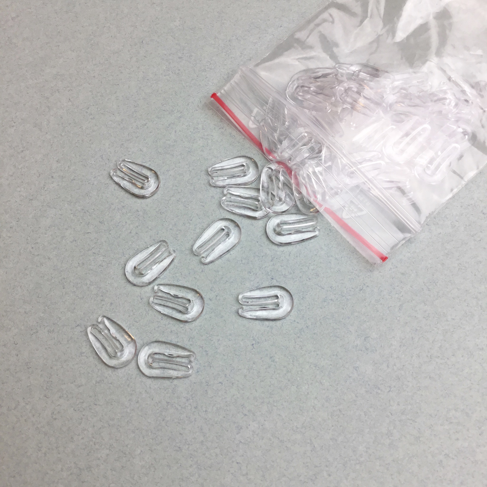 Hook 10mm - transparent plastic