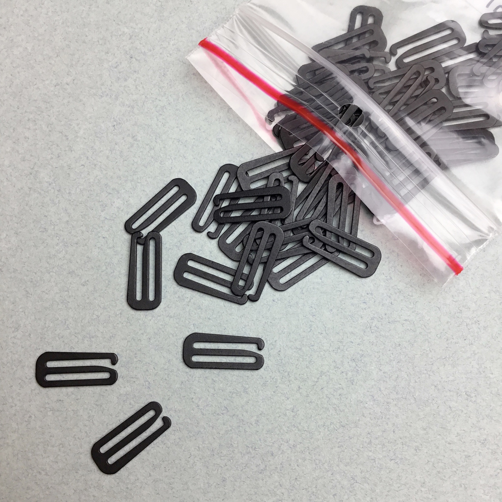 Hook 15mm - black
