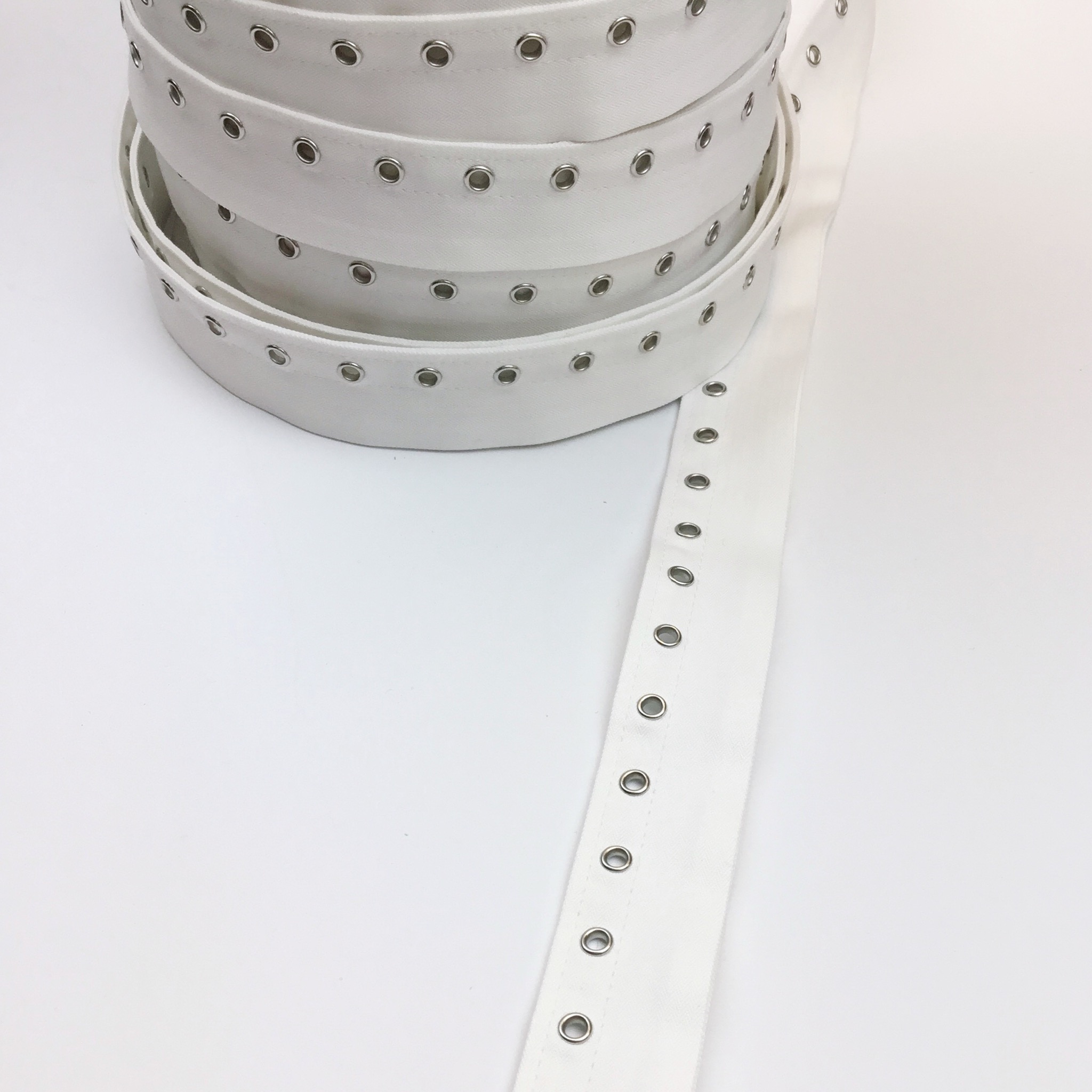 Eyelet tape white SN3957
