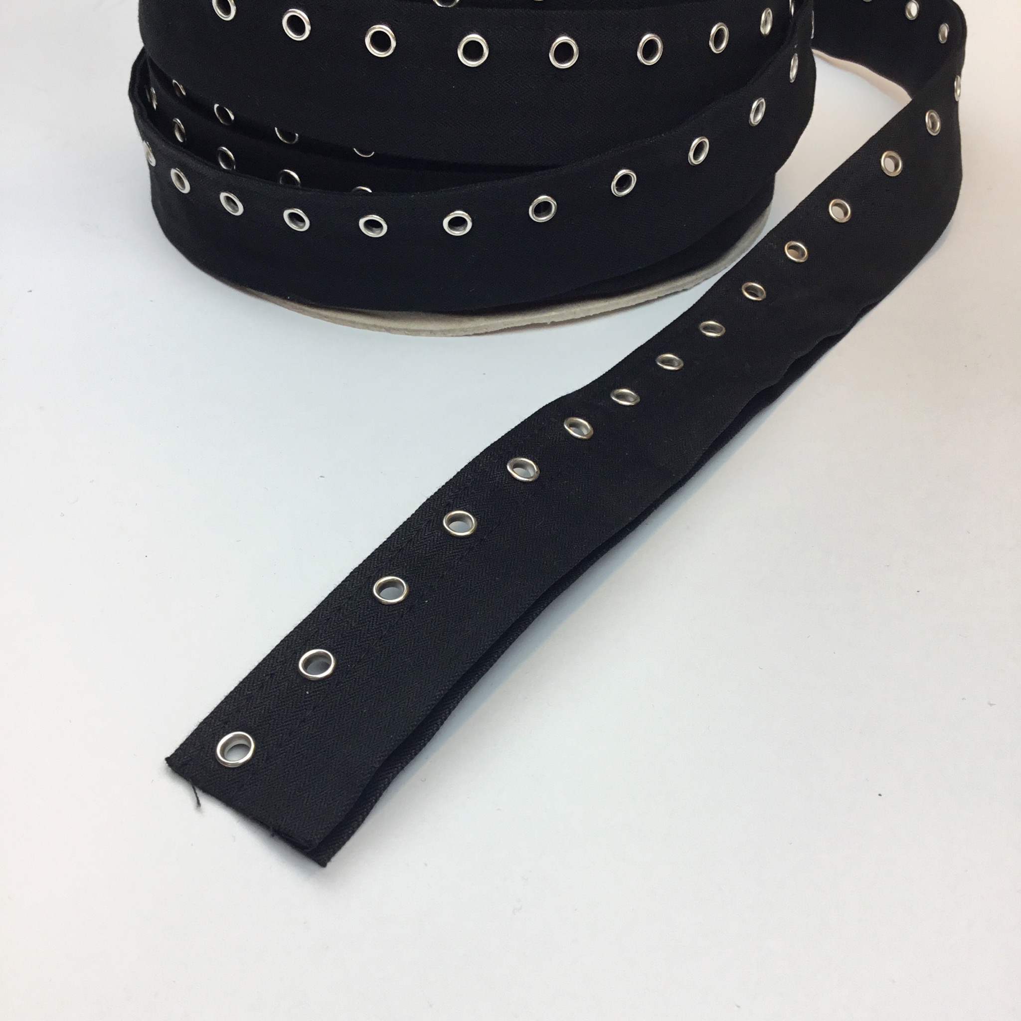 Eyelet tape black SN3957