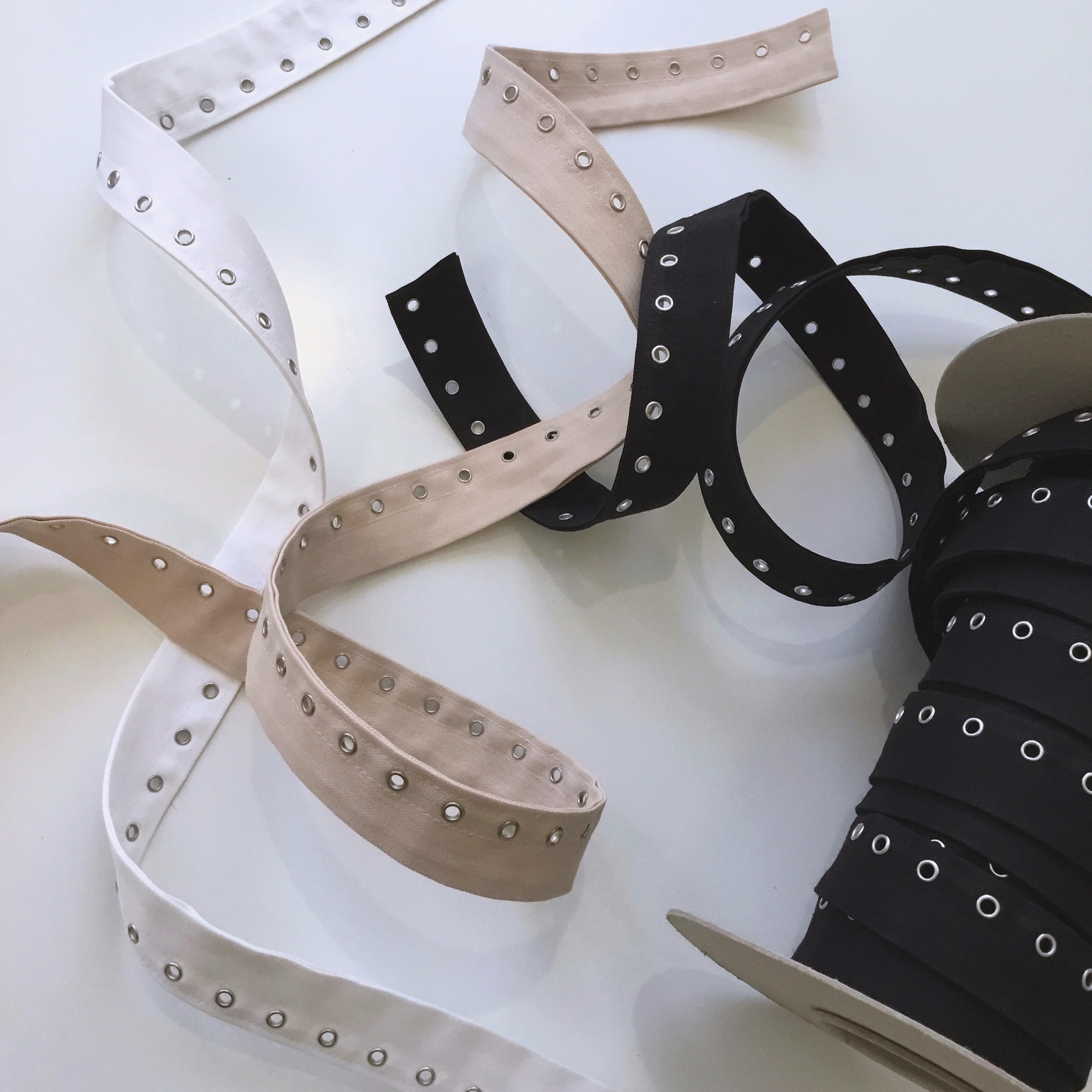 Eyelet tape nude SN3957 - 3