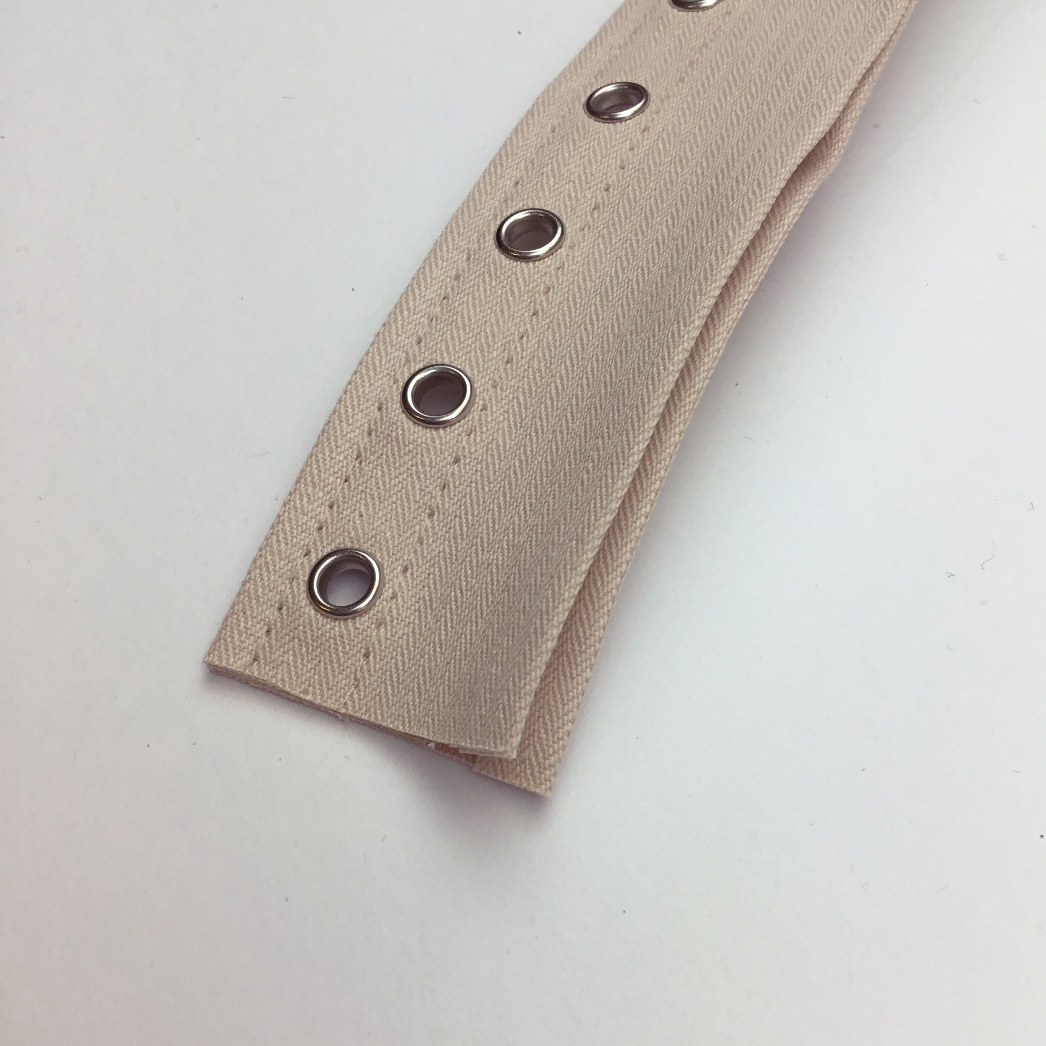 Eyelet tape nude SN3957