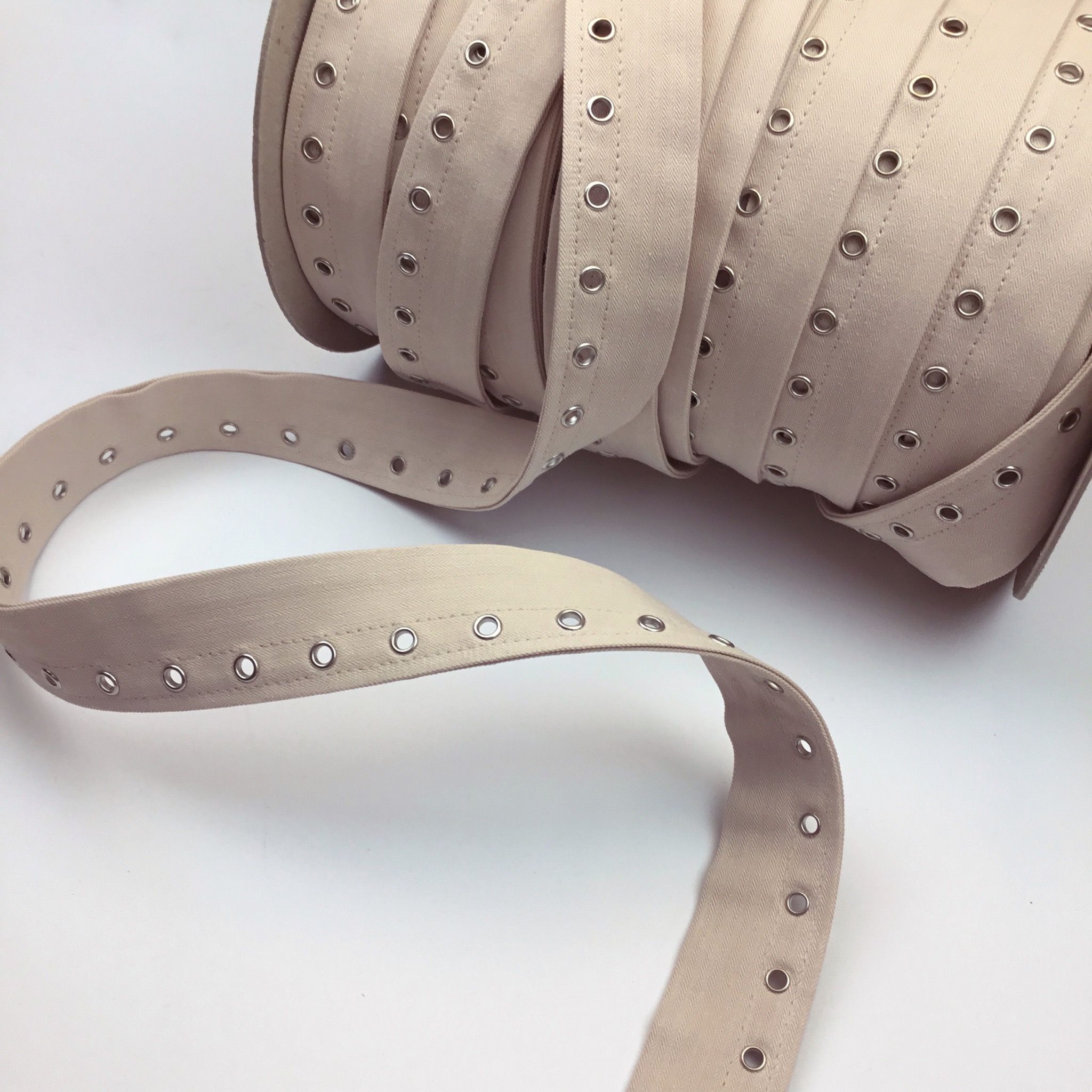 Eyelet tape nude SN3957